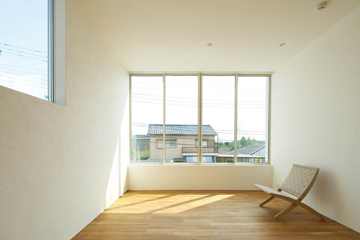 光が差し込む部屋