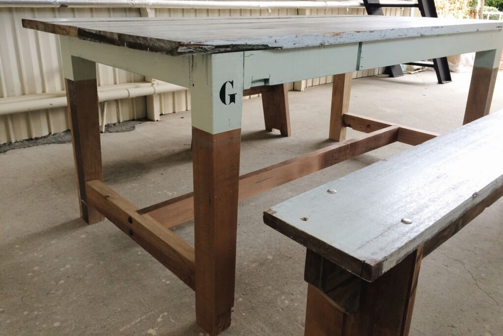 テーブル・ベンチ